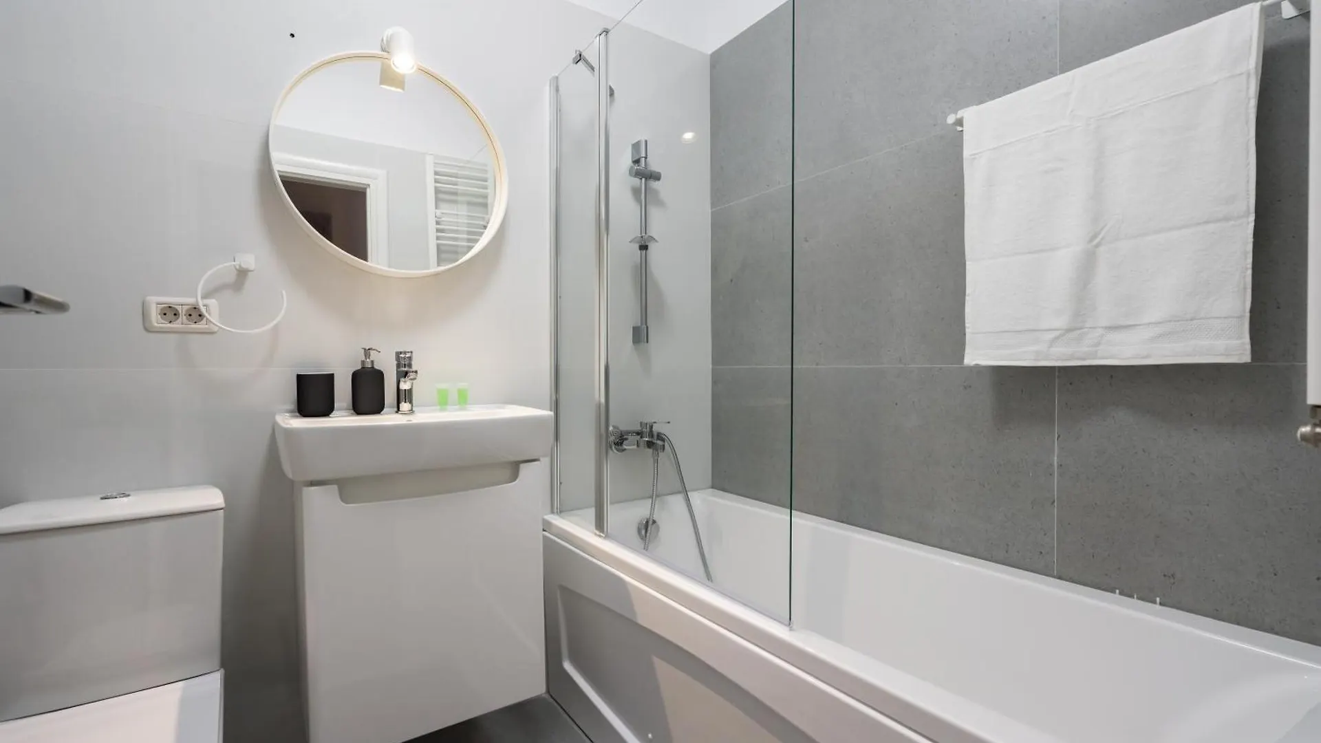 Central Spacious Apartment P06 Bucharest