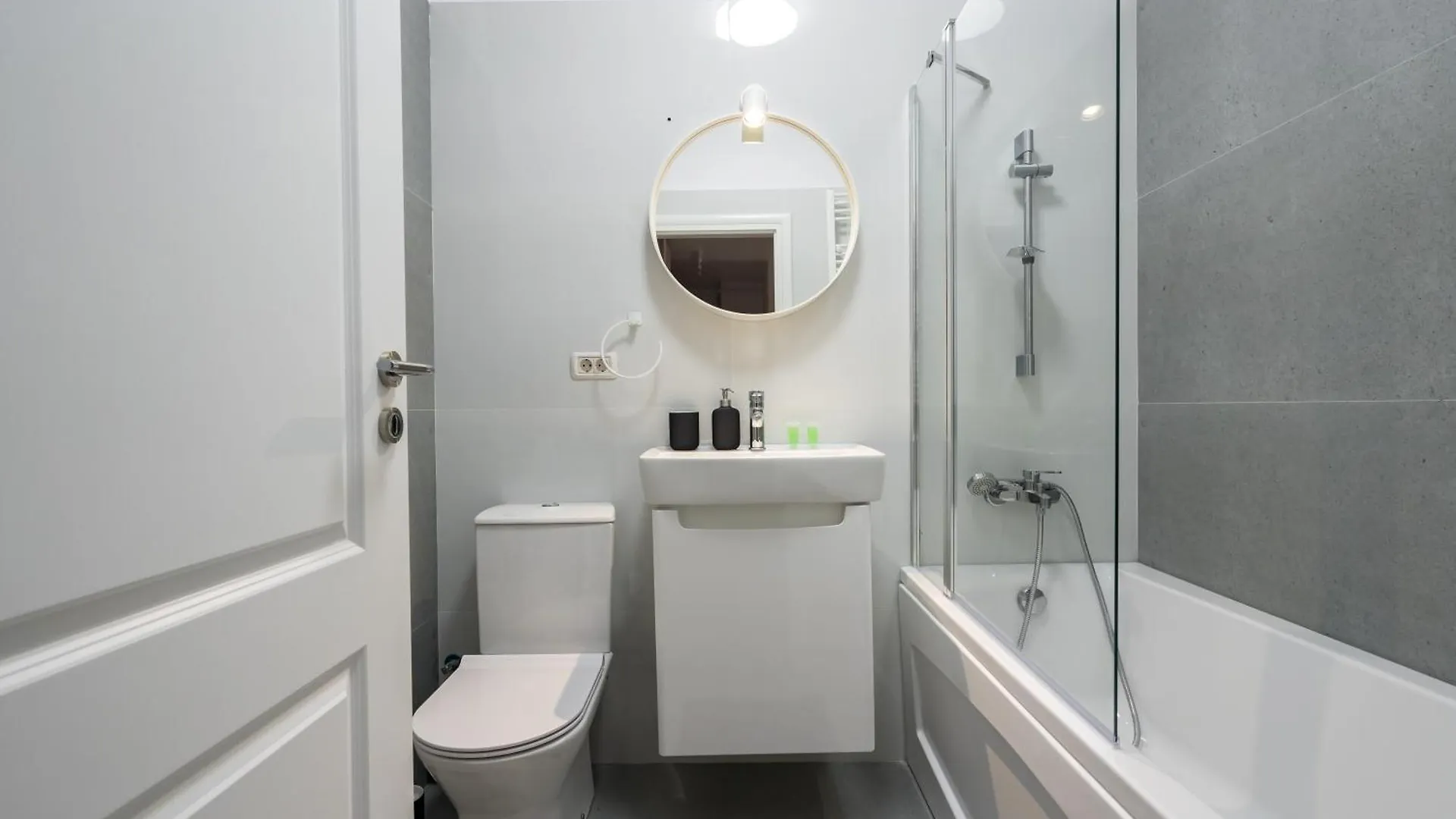 Central Spacious Apartment P06 Bucharest